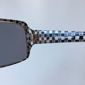 STÜSSY UNISEX WHITE SHADES W/ LOGO CHECK PATTERN